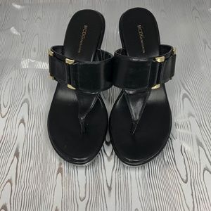 BCBG Generation Black T Strap Black Sz 5.5